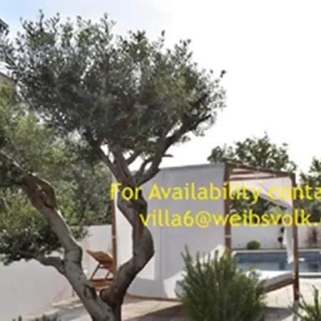 Lauvi Hotel *
