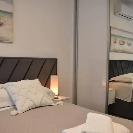 Lauvi Hotel *