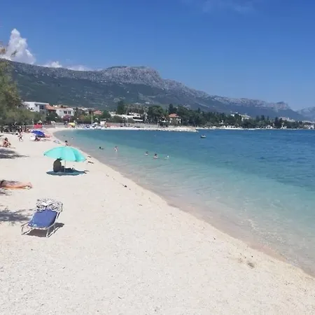 Lauvi Hotel *
