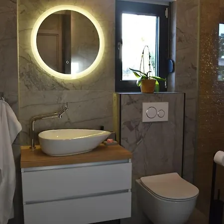 Lauvi Hotel