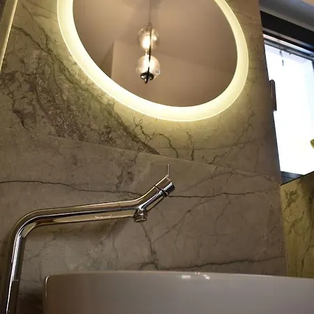 Hotel Lauvi *