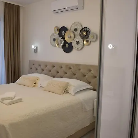 Lauvi Hotel